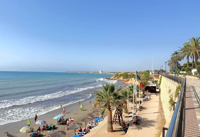 Chalet de 5 habitaciones en Punta Prima, Orihuela en venta con piscina garaje - 2.950.000 € (Ref: 9153263)