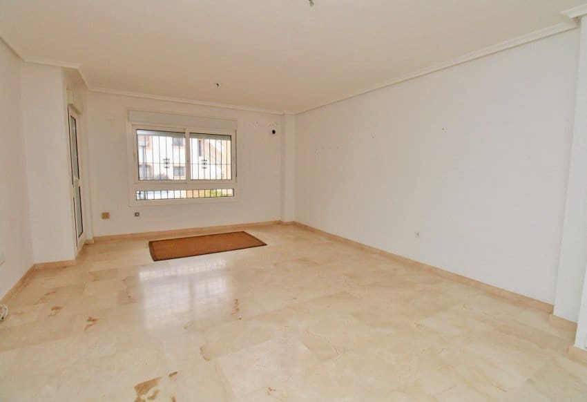 Apartamento de 2 habitaciones en Playa Flamenca en venta con piscina - 169.000 € (Ref: 9199890)