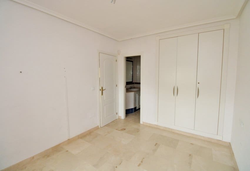 Apartamento de 2 habitaciones en Playa Flamenca en venta con piscina - 169.000 € (Ref: 9199890)