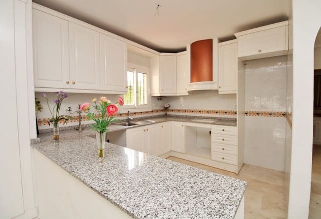 Apartamento de 2 habitaciones en Playa Flamenca, Orihuela en venta con piscina - 169.000 € (Ref: 9199890)