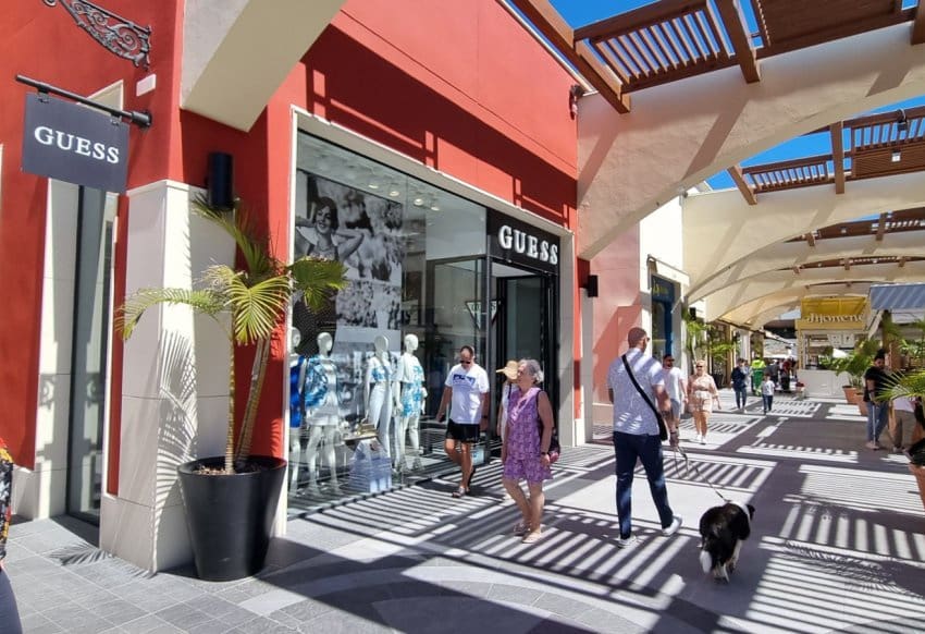 Apartamento de 2 habitaciones en Playa Flamenca en venta con piscina - 169.000 € (Ref: 9199890)