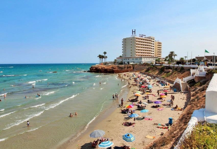 Apartamento de 2 habitaciones en Playa Flamenca en venta con piscina - 169.000 € (Ref: 9199890)