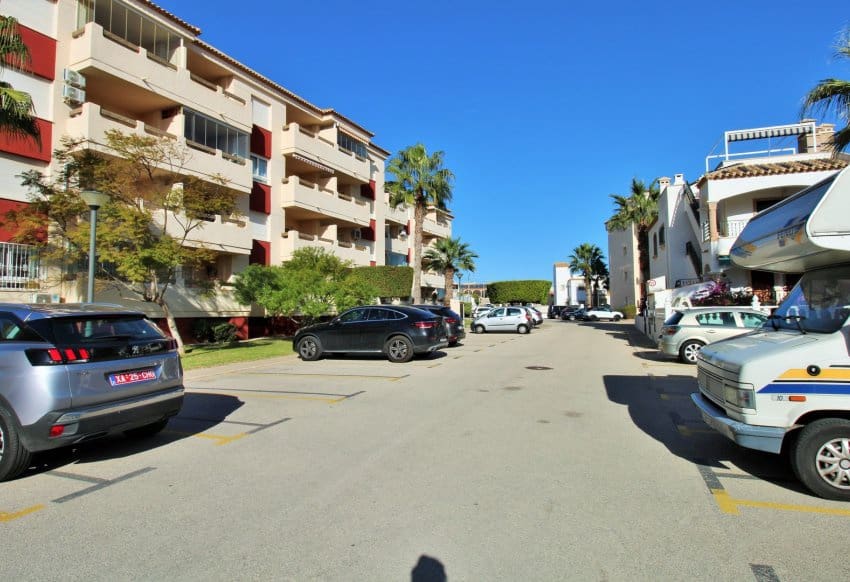 Apartamento de 2 habitaciones en Playa Flamenca en venta con piscina - 169.000 € (Ref: 9199890)