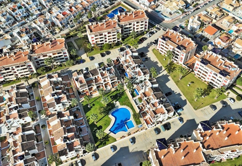 Apartamento de 2 habitaciones en Playa Flamenca en venta con piscina - 169.000 € (Ref: 9199890)