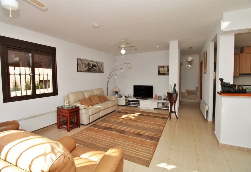 2 soveværelse Villa til salg i Villamartin med swimmingpool - € 259.000 (Ref: 9199891)