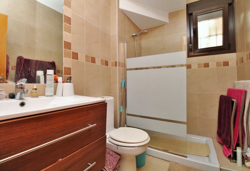 2 soveværelse Villa til salg i Villamartin med swimmingpool - € 259.000 (Ref: 9199891)