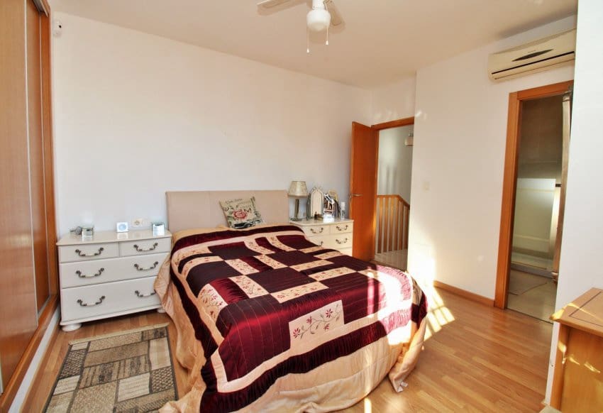 2 soveværelse Villa til salg i Villamartin med swimmingpool - € 259.000 (Ref: 9199891)