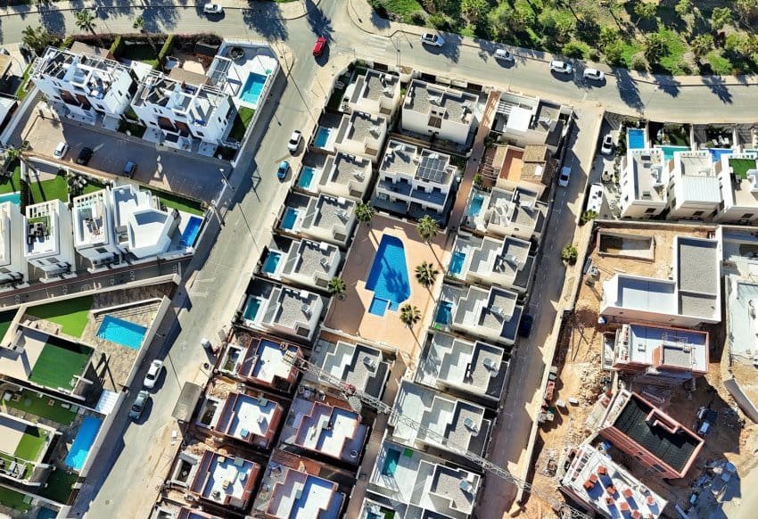 2 soveværelse Villa til salg i Villamartin med swimmingpool - € 259.000 (Ref: 9199891)