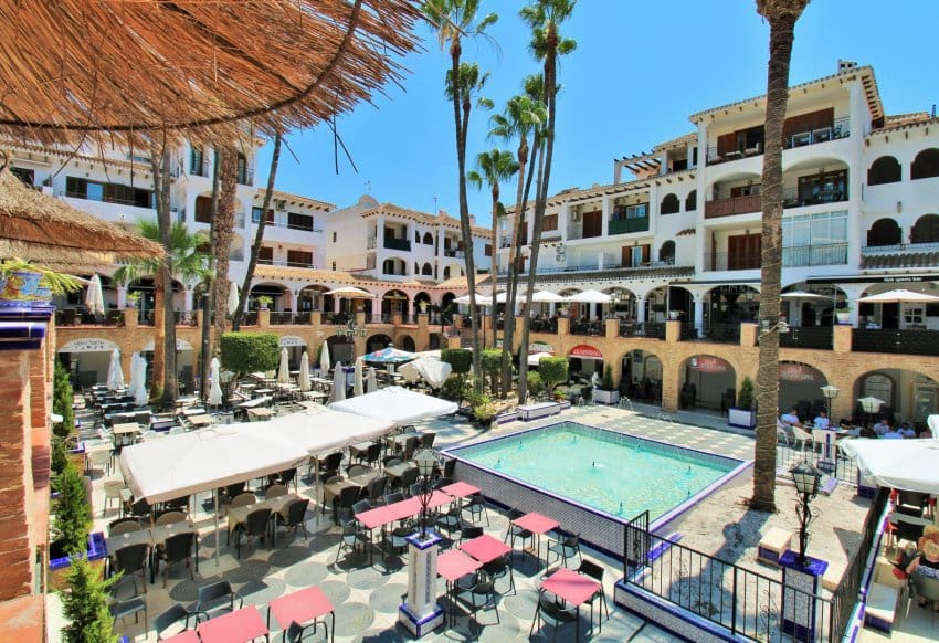 2 makuuhuone Huvila myytävänä paikassa Villamartin mukana uima-altaan - 259 000 € (Ref: 9199891)