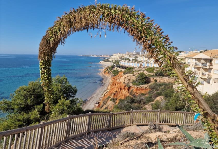 3 sypialnia Apartament na sprzedaż w Cabo Roig z basenem - 399 950 € (Ref: 9199892)