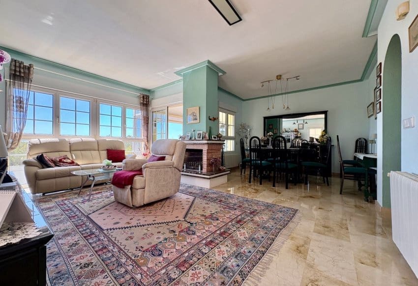 3 bedroom Villa for sale in Villamartin with pool - € 435,000 (Ref: 9201672)