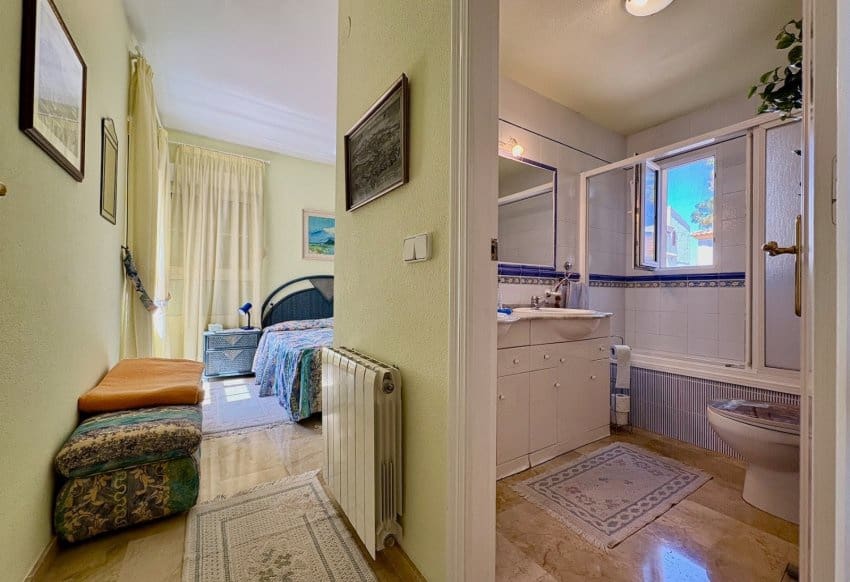 3 bedroom Villa for sale in Villamartin with pool - € 435,000 (Ref: 9201672)