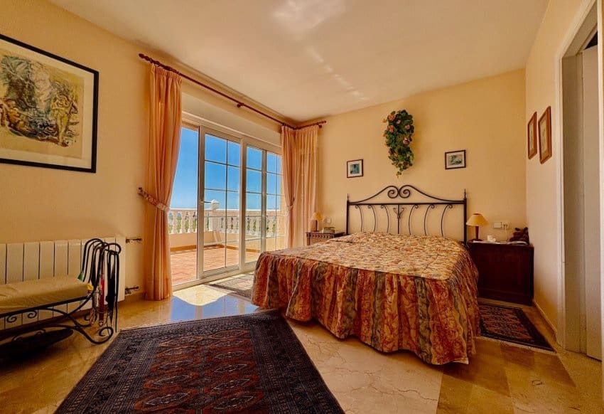 3 bedroom Villa for sale in Villamartin with pool - € 435,000 (Ref: 9201672)