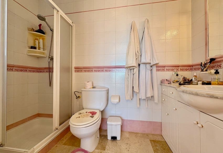 3 bedroom Villa for sale in Villamartin with pool - € 435,000 (Ref: 9201672)