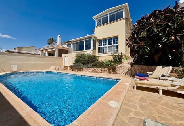 3 bedroom Villa for sale in Villamartin, Orihuela with pool - € 435,000 (Ref: 9201672)