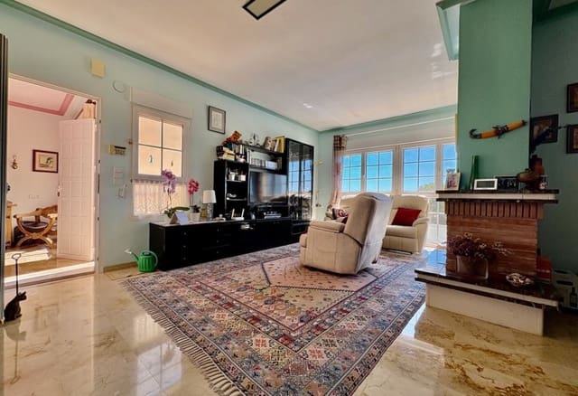 3 bedroom Villa for sale in Villamartin, Orihuela with pool - € 435,000 (Ref: 9201672)