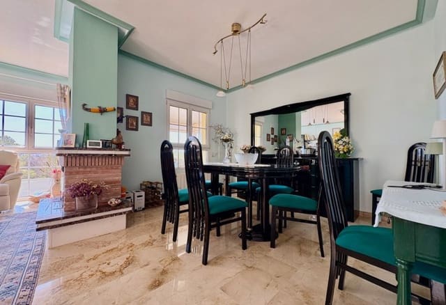 3 bedroom Villa for sale in Villamartin, Orihuela with pool - € 435,000 (Ref: 9201672)