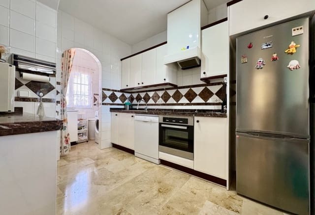 3 bedroom Villa for sale in Villamartin, Orihuela with pool - € 435,000 (Ref: 9201672)