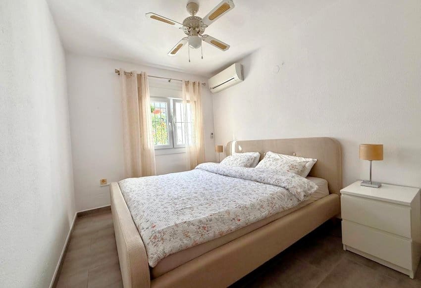 3 quarto Moradia para venda em Villamartin com piscina - 319 000 € (Ref: 9327019)