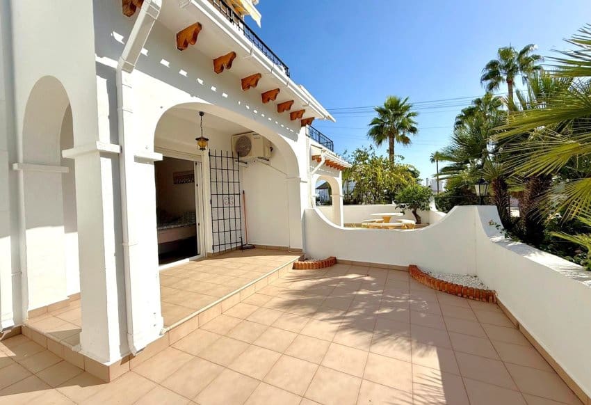 3 quarto Moradia para venda em Villamartin com piscina - 319 000 € (Ref: 9327019)