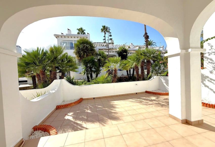 3 quarto Moradia para venda em Villamartin com piscina - 319 000 € (Ref: 9327019)