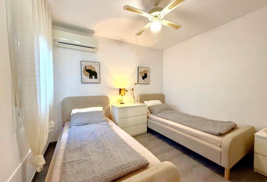 3 quarto Moradia para venda em Villamartin com piscina - 319 000 € (Ref: 9327019)