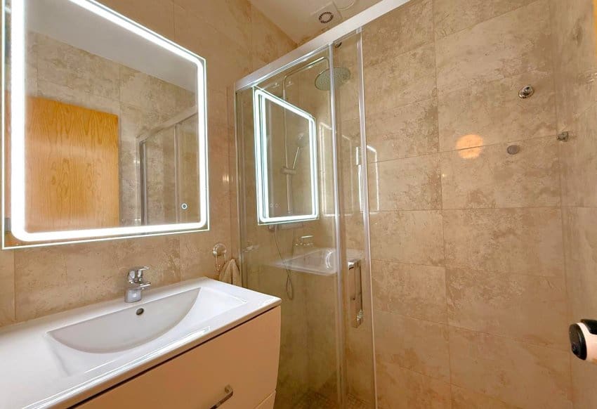 3 quarto Moradia para venda em Villamartin com piscina - 319 000 € (Ref: 9327019)