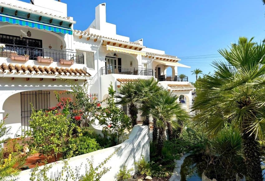 3 quarto Moradia para venda em Villamartin com piscina - 319 000 € (Ref: 9327019)