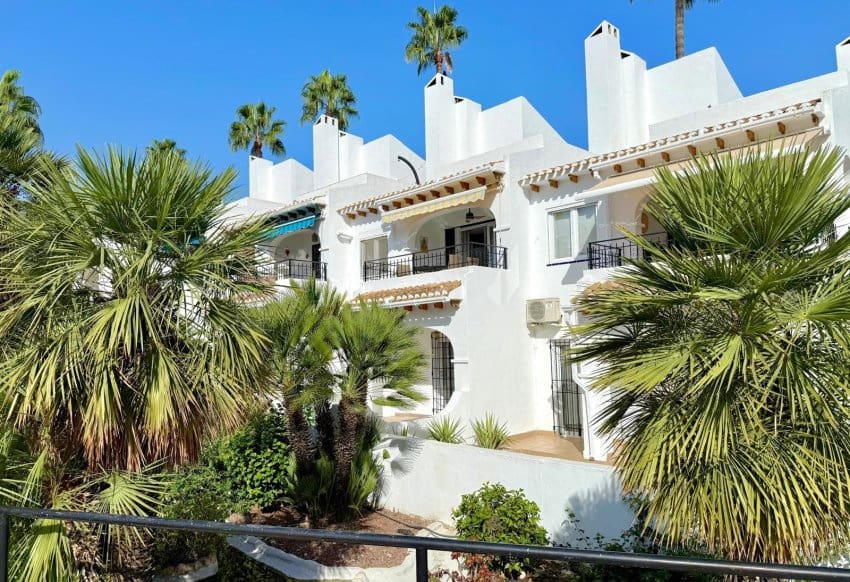 3 quarto Moradia para venda em Villamartin com piscina - 319 000 € (Ref: 9327019)