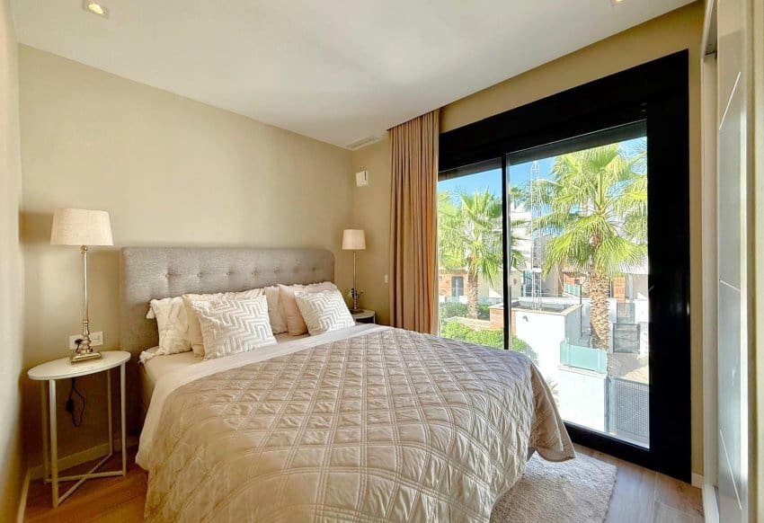 3 makuuhuone Huvila myytävänä paikassa Orihuela Costa mukana uima-altaan - 449 900 € (Ref: 9329841)