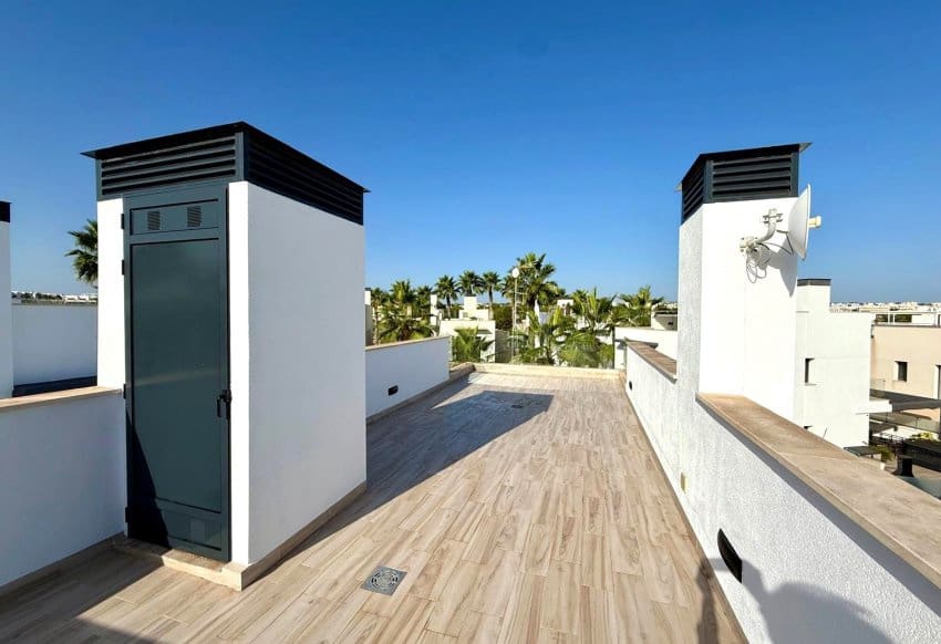 3 makuuhuone Huvila myytävänä paikassa Orihuela Costa mukana uima-altaan - 449 900 € (Ref: 9329841)