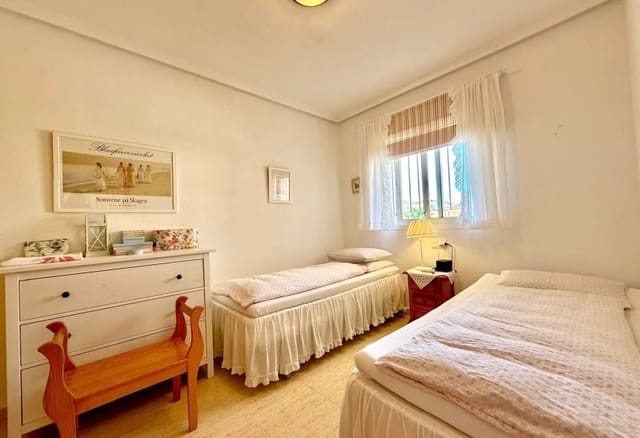 3 soveværelse Penthouse til salg i Playa Flamenca, Orihuela med swimmingpool - € 245.000 (Ref: 9354061)