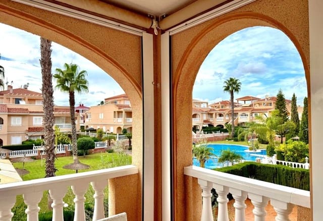 3 soveværelse Penthouse til salg i Playa Flamenca, Orihuela med swimmingpool - € 245.000 (Ref: 9354061)