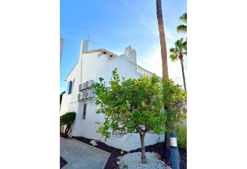 3 bedroom Villa for sale in Villamartin - € 449,000 (Ref: 9360321)