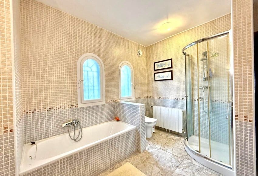 3 bedroom Villa for sale in Villamartin - € 449,000 (Ref: 9360321)