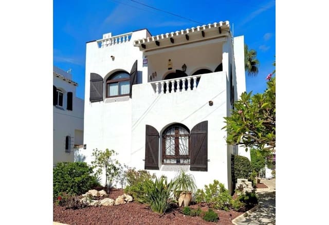 3 bedroom Villa for sale in Villamartin, Orihuela - € 449,000 (Ref: 9360321)