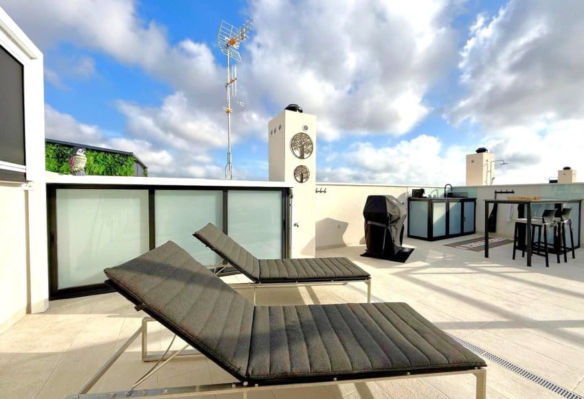 2 bedroom Penthouse for sale in Los Altos with pool - € 330,000 (Ref: 9389995)