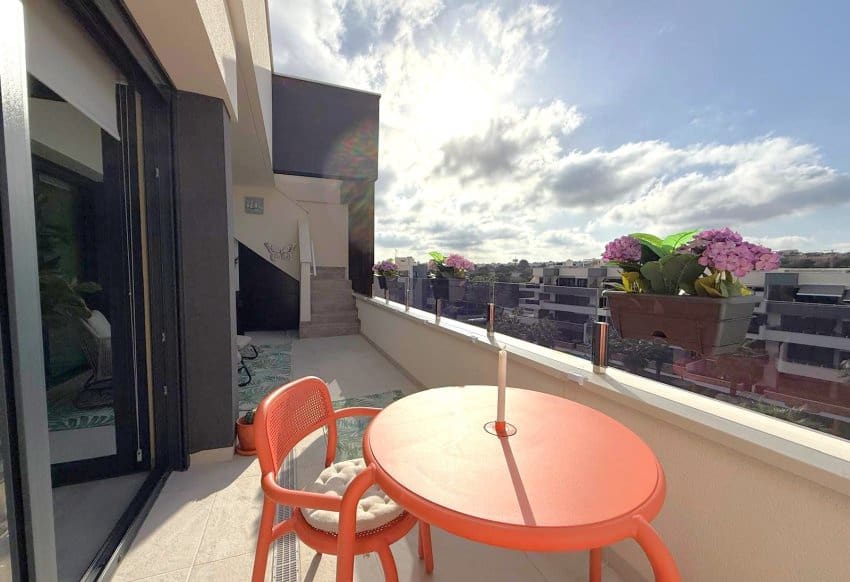 2 bedroom Penthouse for sale in Los Altos with pool - € 330,000 (Ref: 9389995)