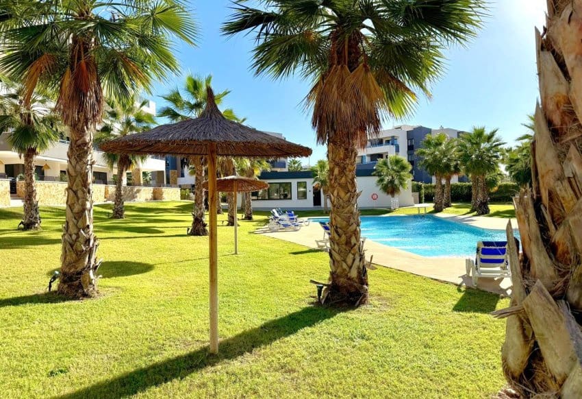 2 bedroom Penthouse for sale in Los Altos with pool - € 330,000 (Ref: 9389995)