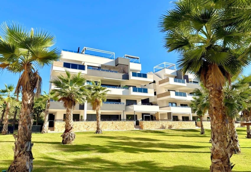 2 bedroom Penthouse for sale in Los Altos with pool - € 330,000 (Ref: 9389995)