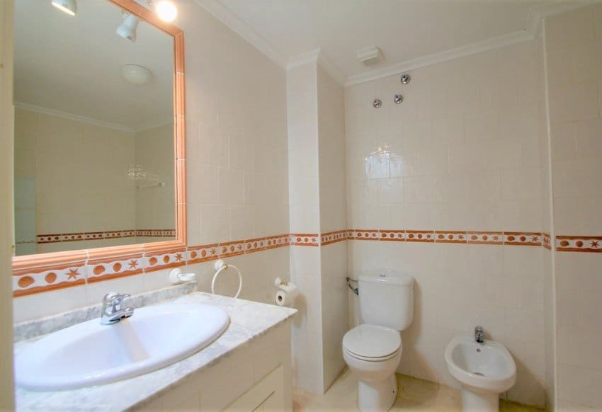 2 soveværelse Lejlighed til salg i Villamartin med swimmingpool - € 199.000 (Ref: 9402715)