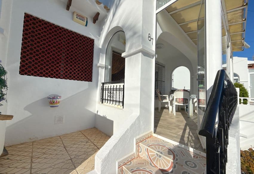 3 bedroom Villa for sale in Villamartin with pool - € 229,950 (Ref: 9432416)