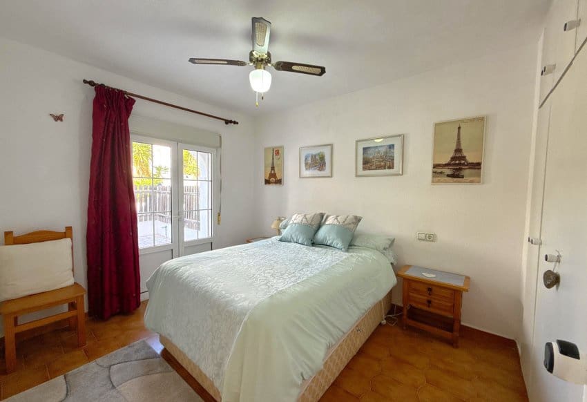 3 bedroom Villa for sale in Villamartin with pool - € 229,950 (Ref: 9432416)