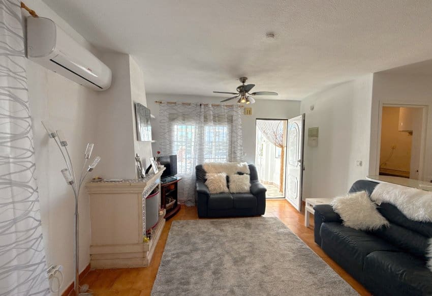 3 bedroom Villa for sale in Villamartin with pool - € 229,950 (Ref: 9432416)