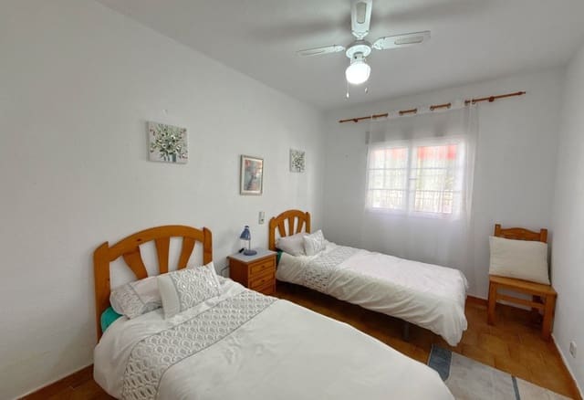 3 soveværelse Villa til salg i Villamartin, Orihuela med swimmingpool - € 229.950 (Ref: 9432416)