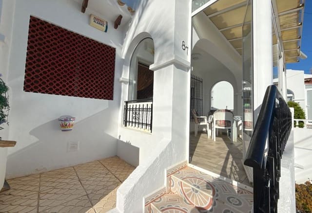 3 soveværelse Villa til salg i Villamartin, Orihuela med swimmingpool - € 229.950 (Ref: 9432416)