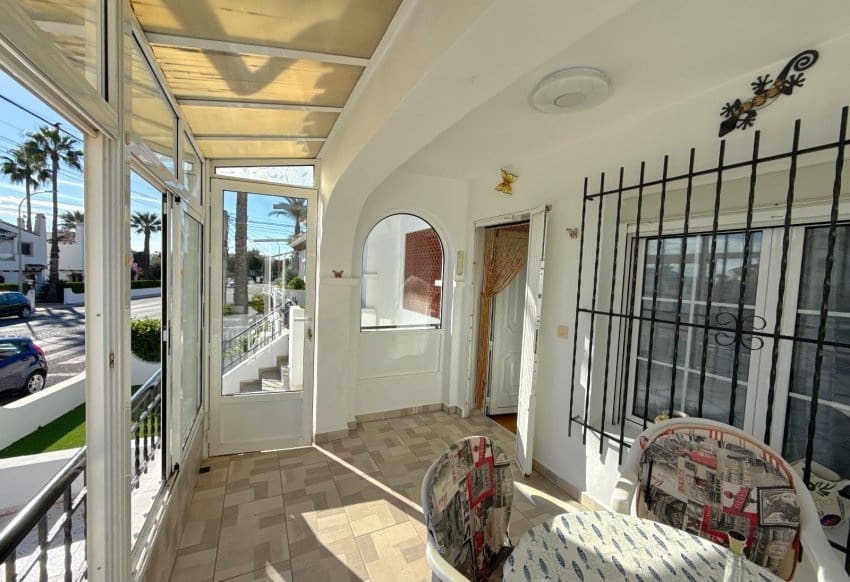 3 bedroom Villa for sale in Villamartin with pool - € 229,950 (Ref: 9432416)