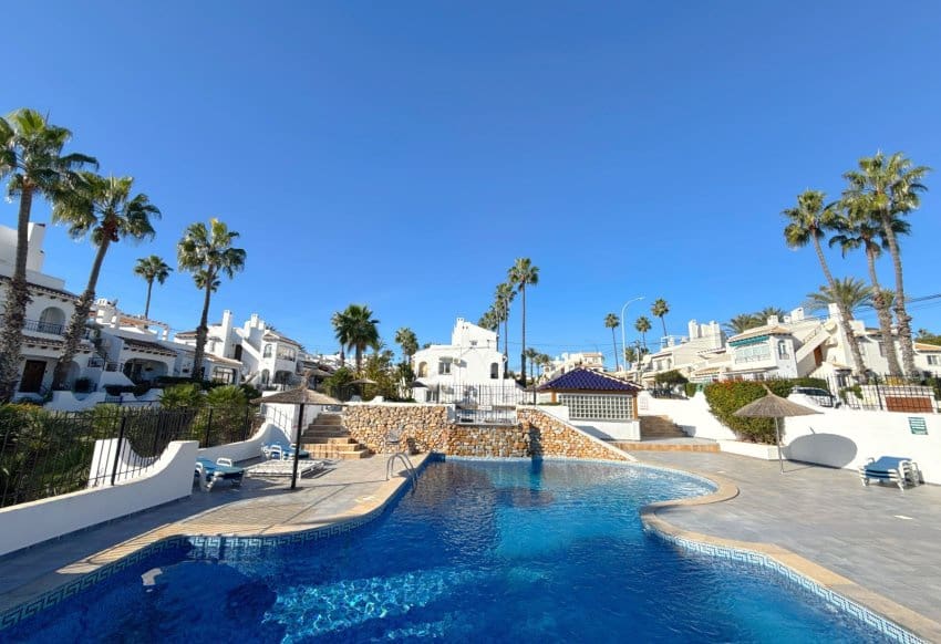 3 bedroom Villa for sale in Villamartin with pool - € 229,950 (Ref: 9432416)