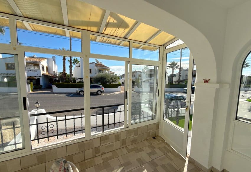 3 bedroom Villa for sale in Villamartin with pool - € 229,950 (Ref: 9432416)