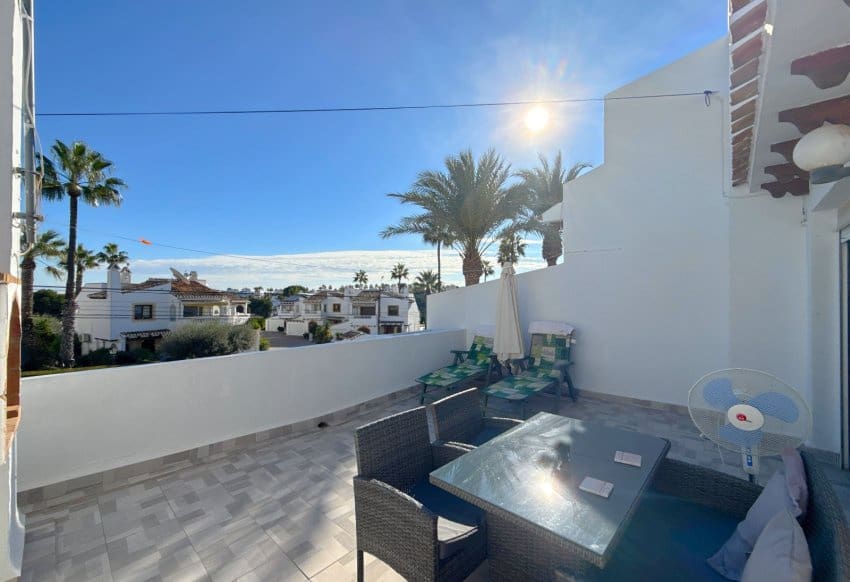 3 bedroom Villa for sale in Villamartin with pool - € 229,950 (Ref: 9432416)